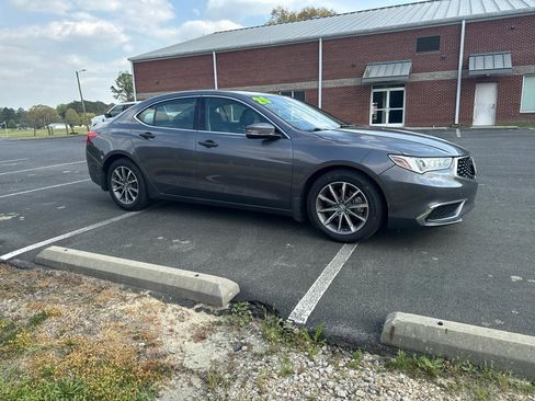 Used 2020 Acura TLX image 2