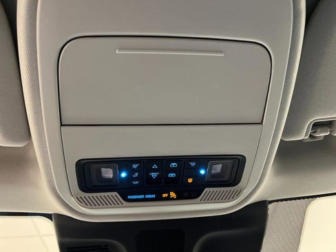 Used 2025 Ford Expedition Max Platinum AWD/4WD image 46
