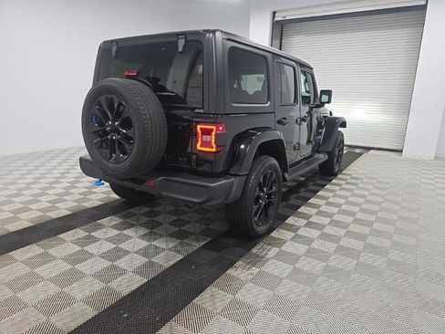 Used 2023 Jeep Wrangler Unlimited Sahara w/ Dual Top Group AWD/4WD image 2