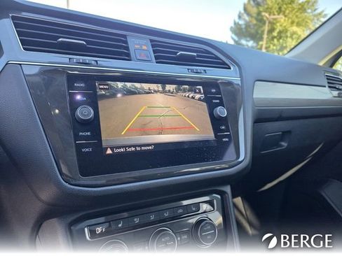 Used 2019 Volkswagen Tiguan SE w/ Panoramic Sunroof Package image 18
