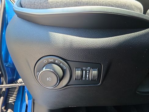 Used 2024 Jeep Compass Latitude AWD/4WD image 24