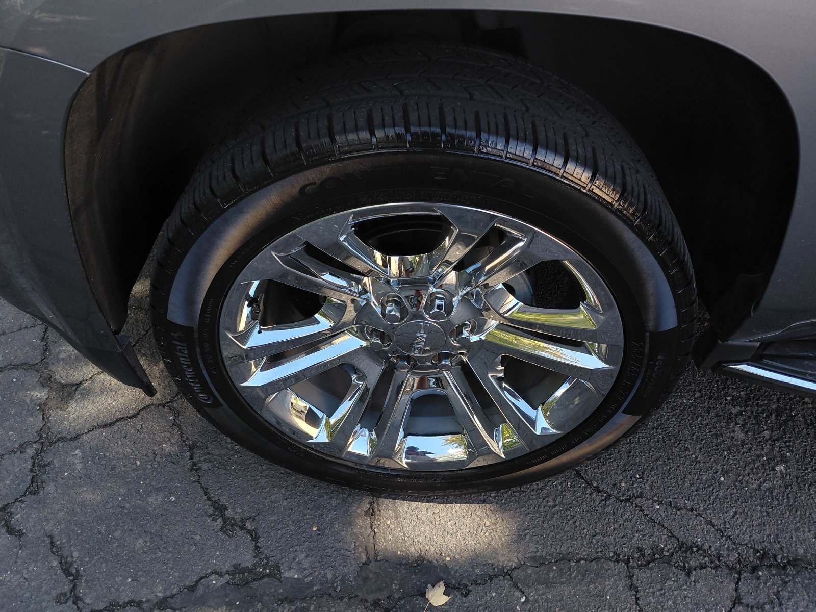Used 2018 GMC Yukon SLT w/ Premium Edition AWD/4WD image 30