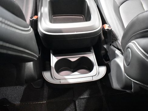 New 2026 Chrysler Pacifica Select image 30