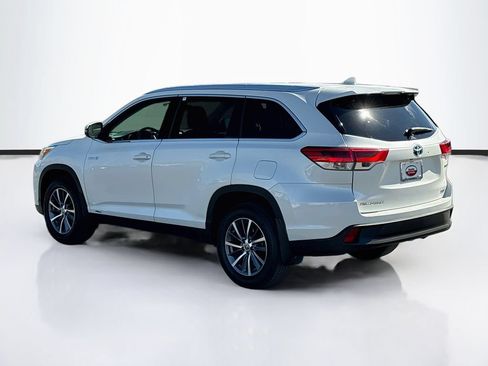Used 2019 Toyota Highlander XLE AWD/4WD image 7
