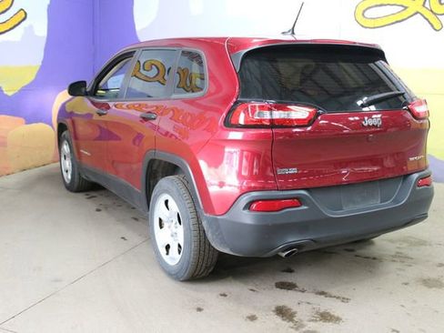 Used 2017 Jeep Cherokee Sport w/ Cold Weather Group FWD image 6