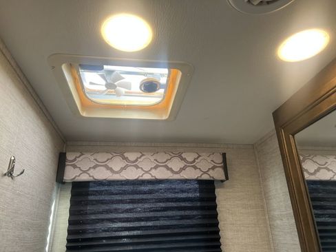 Used 2022 Ford E-450 and Econoline 450 Super Duty w/ Motorhome Prep Package image 49