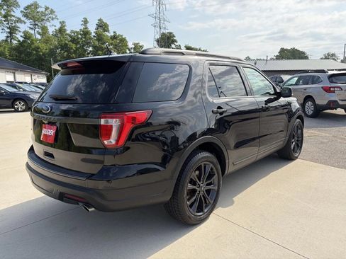 Used 2019 Ford Explorer XLT w/ Equipment Group 202A FWD image 8