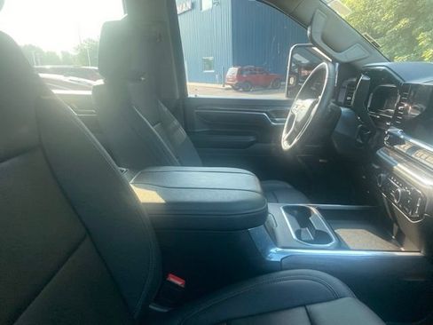 Used 2024 Chevrolet Silverado 3500 LTZ w/ LTZ Convenience Package AWD/4WD image 6