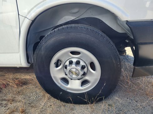 New 2025 Chevrolet Express 2500 w/ Driver Convenience Package image 6