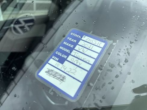 Used 2021 Volkswagen Tiguan SE w/ Panoramic Sunroof Package FWD image 29