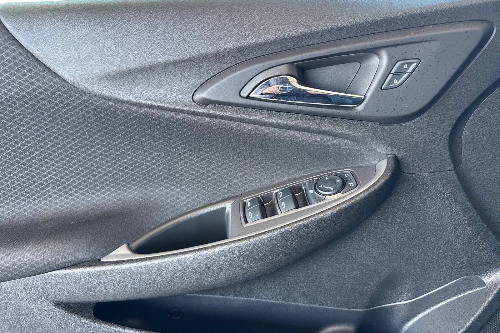 Used 2025 Chevrolet Malibu RS FWD image 17