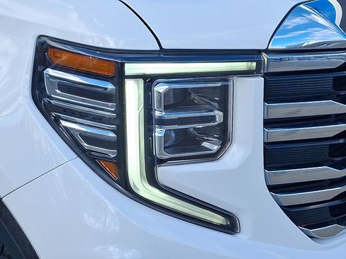 Used 2023 GMC Sierra 1500 SLT w/ SLT Premium Package image 9