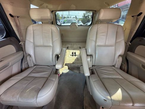 Used 2007 GMC Yukon SLT w/ SLT Preferred Equipment Group AWD/4WD image 13