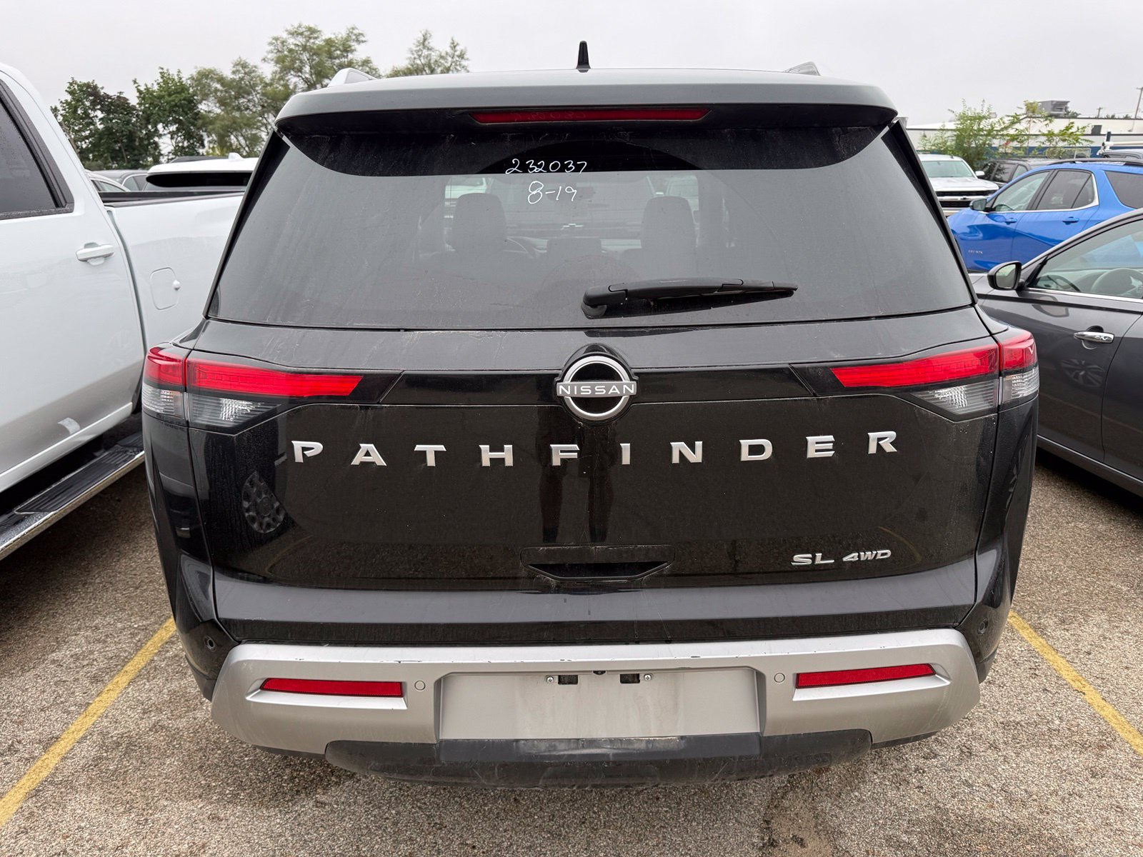 Used 2025 Nissan Pathfinder SL AWD/4WD image 3
