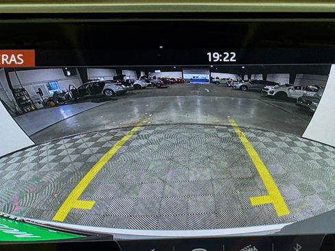 Used 2019 Land Rover Range Rover Long Wheelbase Supercharged AWD/4WD image 17
