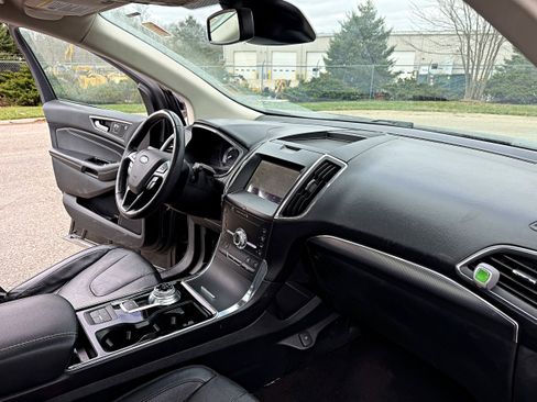 Used 2020 Ford Edge Titanium w/ Equipment Group 301A image 23