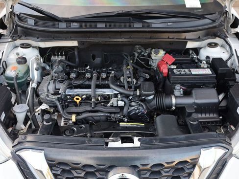 Used 2019 Nissan Kicks SV image 10