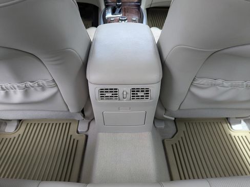 Used 2011 INFINITI M37 x w/ Deluxe Touring Pkg AWD/4WD image 42