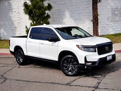 Used 2023 Honda Ridgeline Sport image 1