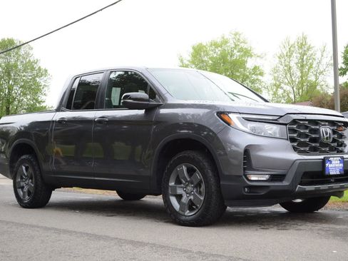 Used 2025 Honda Ridgeline TrailSport image 3