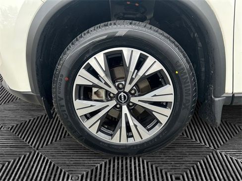 Certified 2023 Nissan Rogue SV image 14