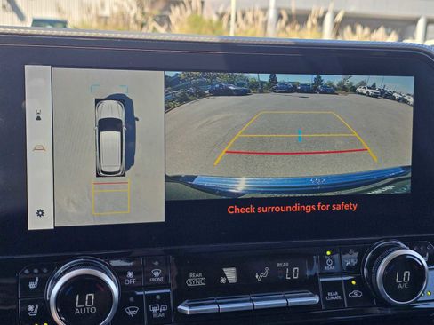 Used 2024 Toyota Highlander Platinum image 30