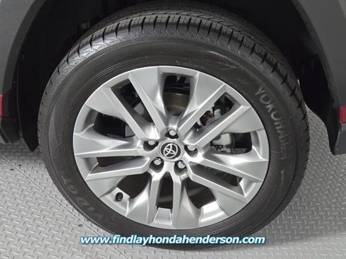 Used 2023 Toyota RAV4 Limited FWD image 10