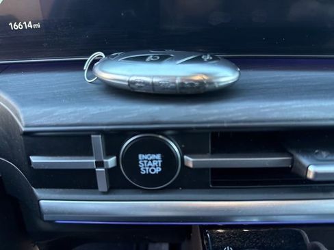 Used 2024 Hyundai Santa Fe Limited image 42