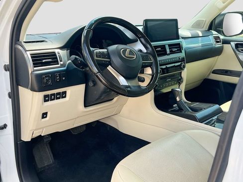Used 2022 Lexus GX 460 Premium w/ Premium Package AWD/4WD image 9