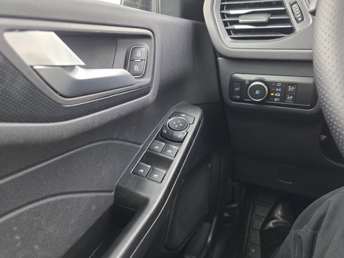 New 2026 Ford Escape ST-Line Select w/ Equipment Group 401A image 18