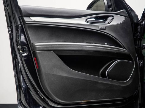 Used 2023 Alfa Romeo Stelvio Veloce image 35