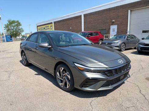 New 2026 Hyundai Elantra Limited FWD image 11