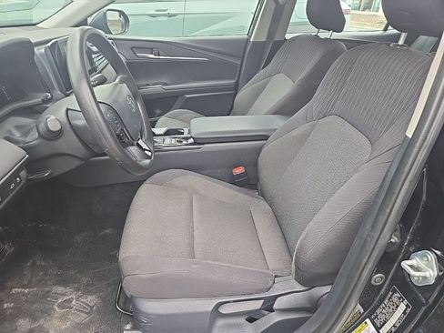 Used 2025 Toyota Camry LE FWD image 8