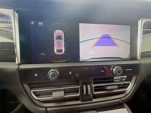 Used 2024 Porsche Macan Turbo image 19