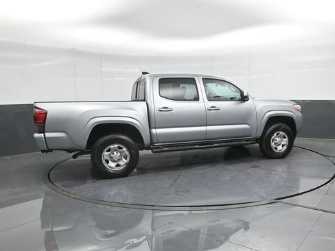 Used 2022 Toyota Tacoma SR image 3