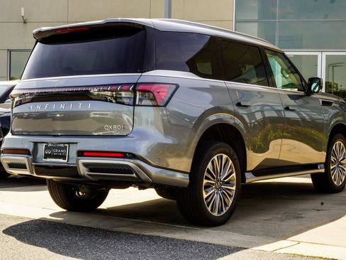 Certified 2025 INFINITI QX80 Sensory AWD/4WD image 11