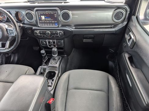 Used 2019 Jeep Wrangler Unlimited Sahara w/ Uconnect 4C Nav & Sound Group AWD/4WD image 27