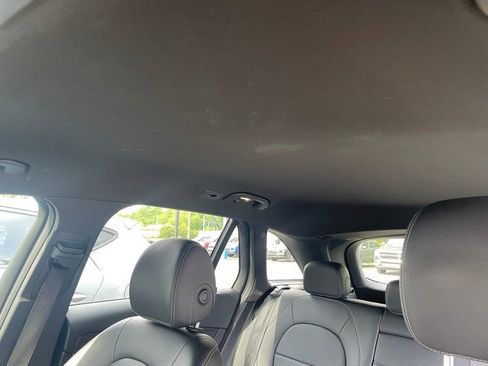 Used 2018 Mercedes-Benz GLC 300 4MATIC image 9