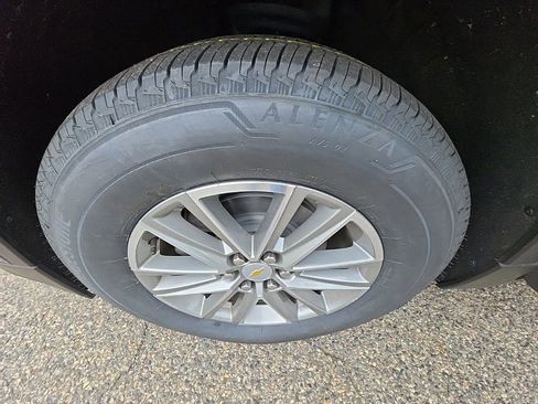 Used 2023 Chevrolet Traverse LT AWD/4WD image 32