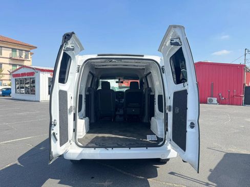 Used 2015 Nissan NV200 SV w/ Back Door Glass Package FWD image 8