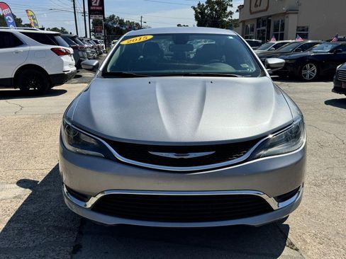 Used 2015 Chrysler 200 Limited image 2