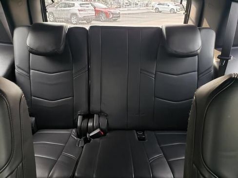 Used 2018 Cadillac Escalade Platinum AWD/4WD image 13
