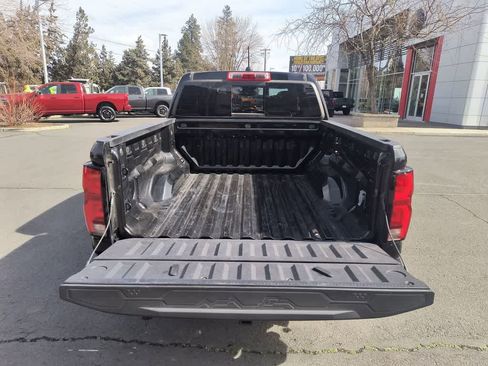 Used 2024 Chevrolet Colorado Z71 w/ Z71 Convenience Package 2 image 23
