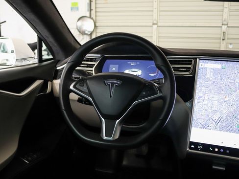 Used 2016 Tesla Model S 90D AWD/4WD image 18