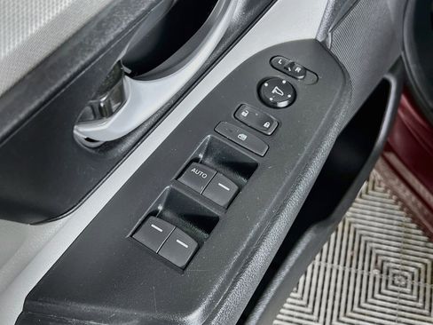 Used 2017 Honda CR-V LX image 18
