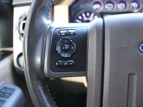 Used 2013 Ford F250 Lariat w/ Lariat Interior Pkg AWD/4WD image 10