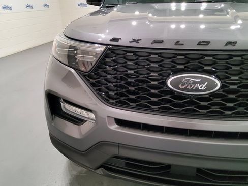 Used 2022 Ford Explorer ST image 9
