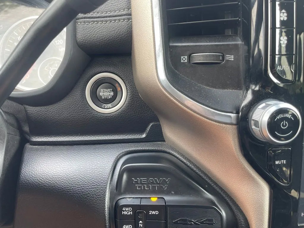 Used 2024 RAM 2500 Laramie AWD/4WD image 31