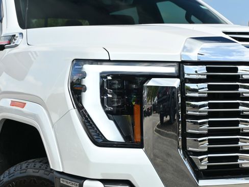 Used 2024 GMC Sierra 2500 Denali w/ Denali Reserve Package image 27