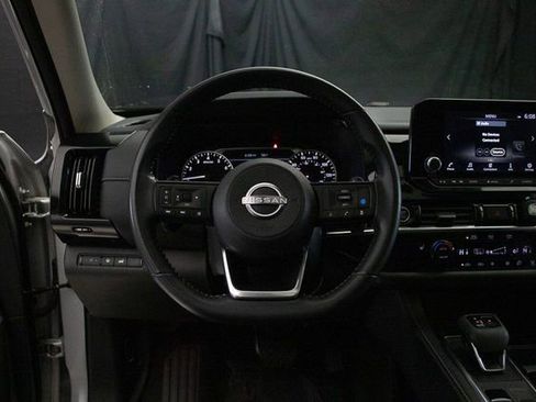 Used 2023 Nissan Pathfinder SV w/ SV Premium Package image 25